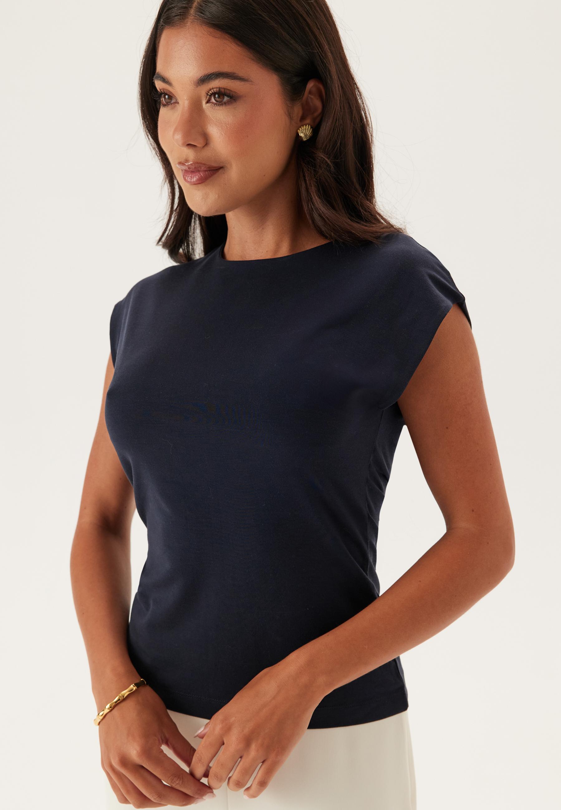 Sleeveless C-neck Jersey Top 1