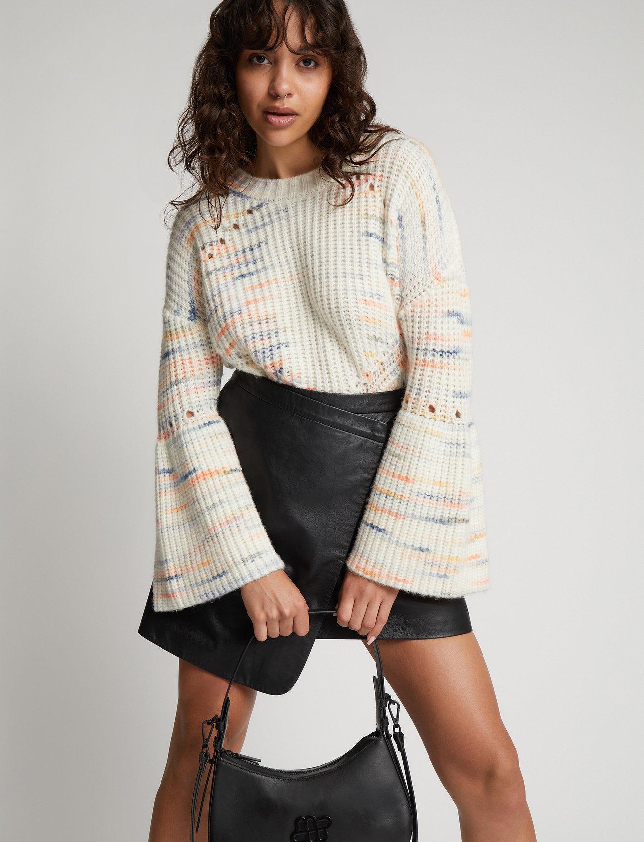 Munthe Sorina - - 32