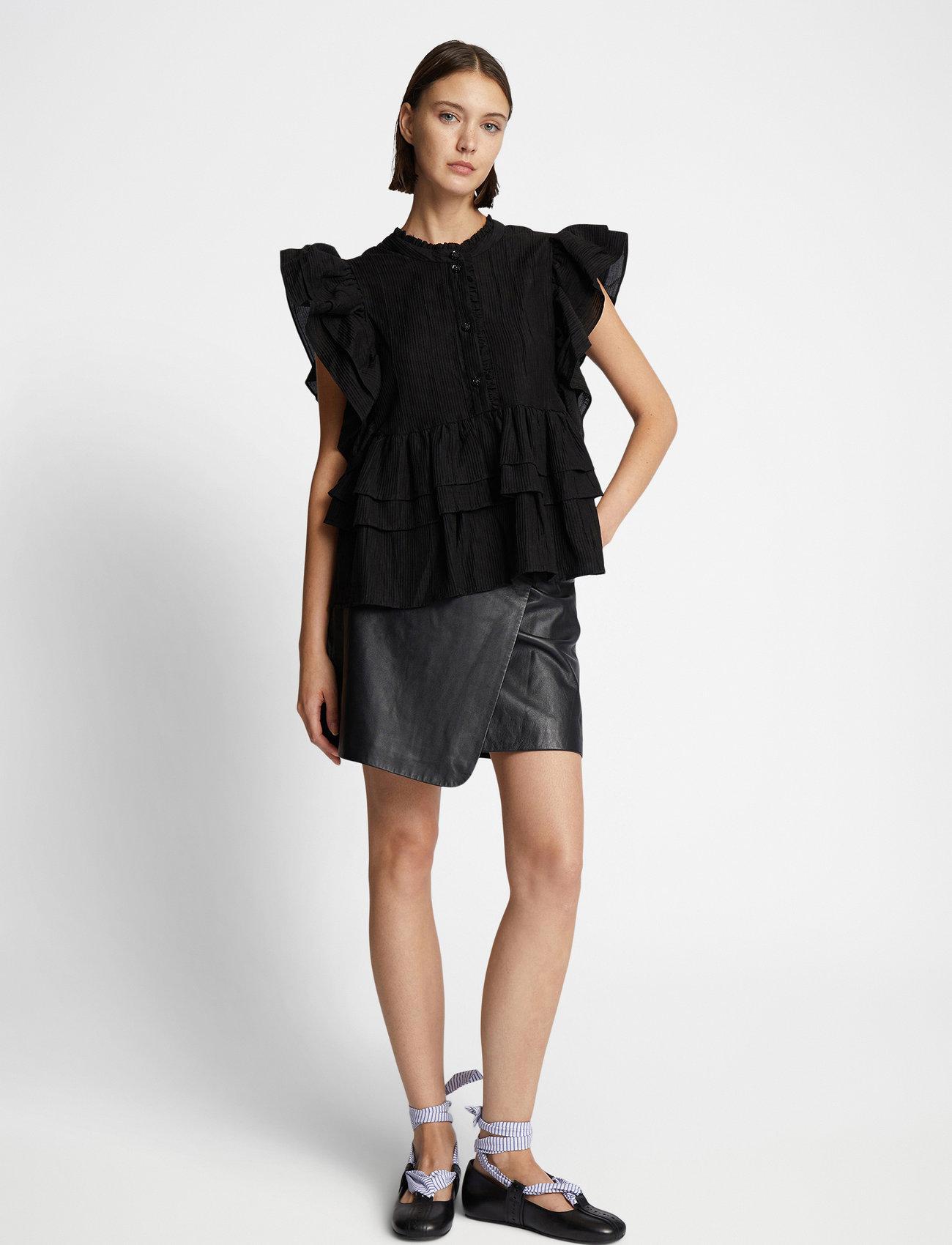 Munthe Fulton - - 32