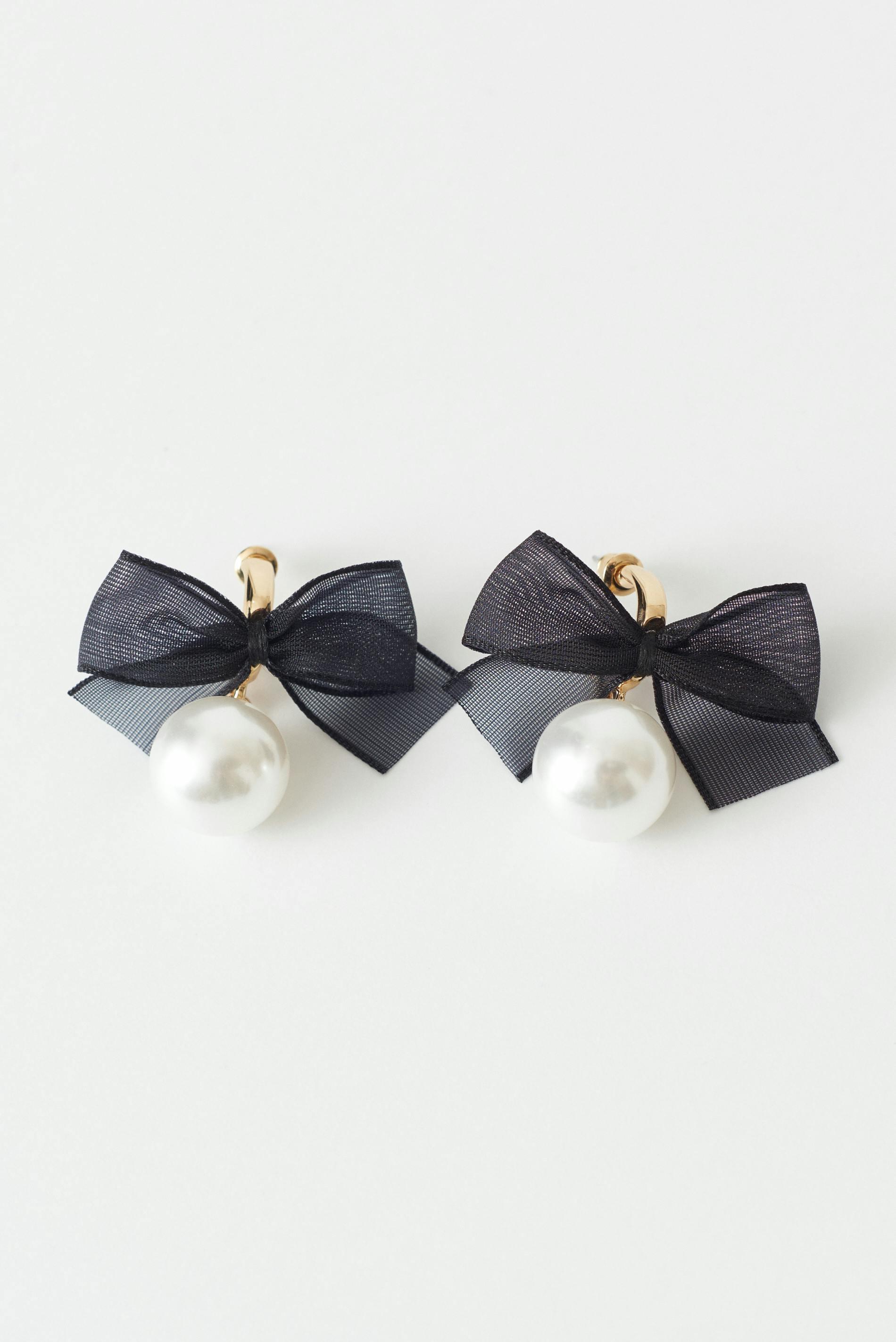 Gina Tricot - Pearl bow earrings - örhängen - Svart - ONESIZE - Dam