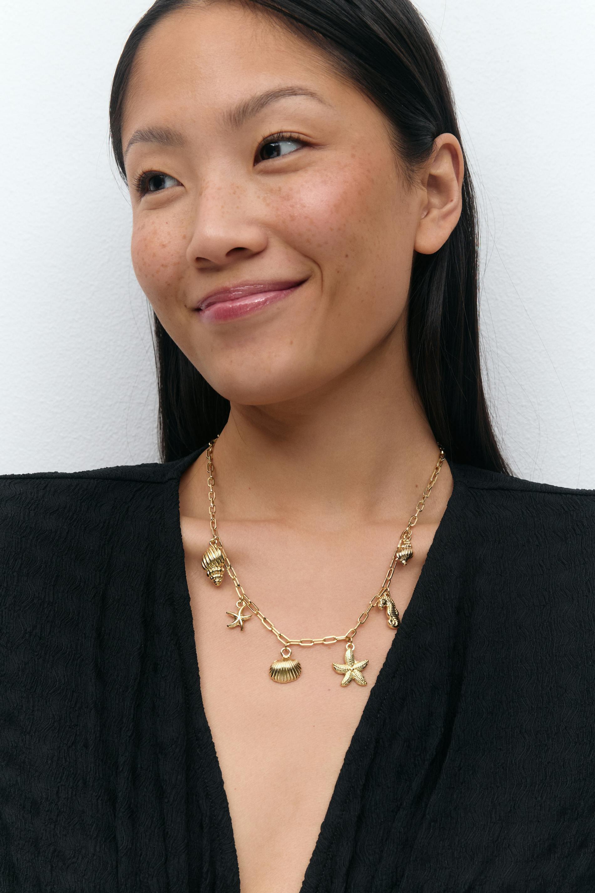 Gina Tricot - Charm necklace - halsband - Guld - ONESIZE - Dam