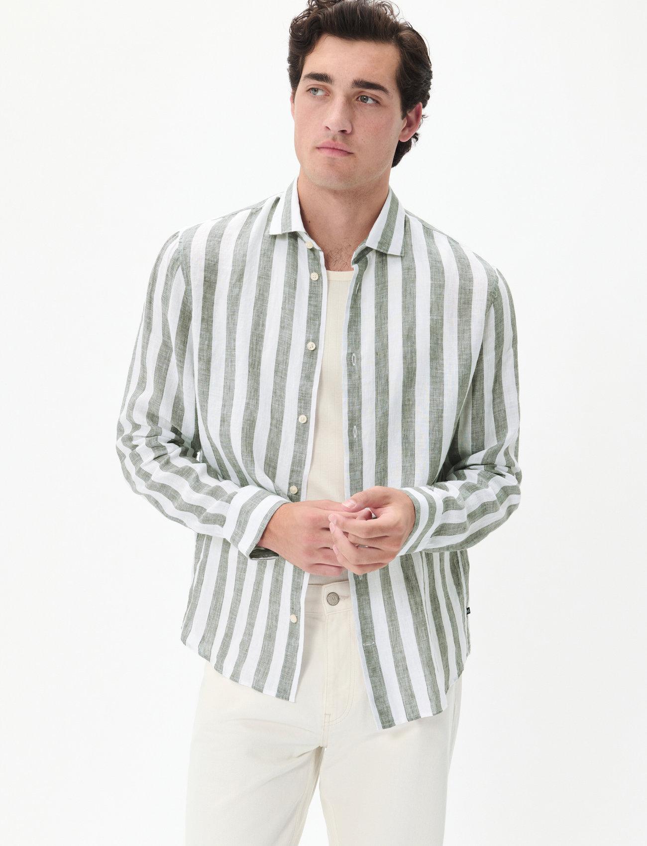 Matinique Mapete - - 29 x 32 24